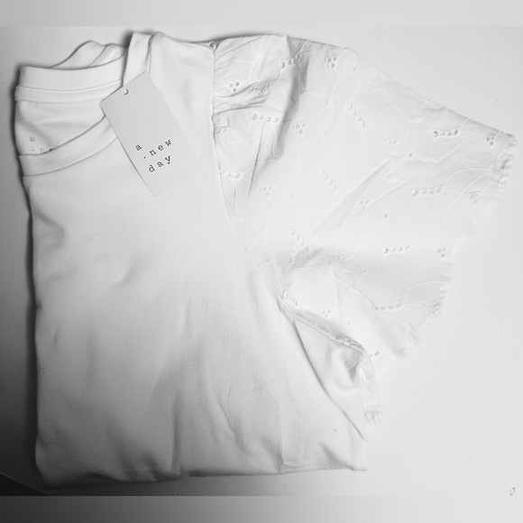 A NEW DAY - KTW Puff Elbow Sleeve T-Shirt (White) - Picture 3 of 3